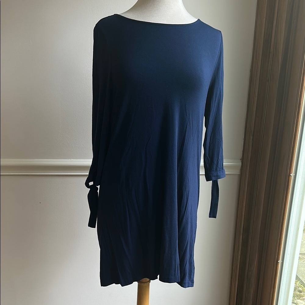 Paraphrase shift style dress, navy blue ties at sleeves size medium EUC